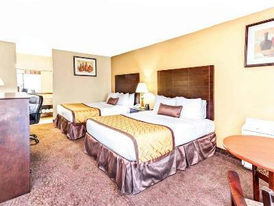 Wyndham Garden Detroit Metro Airport Hotel